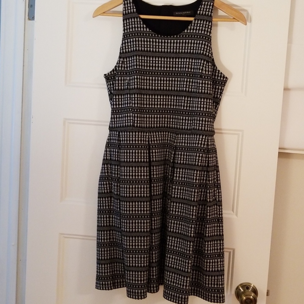 BANANA REPUBLIC dress